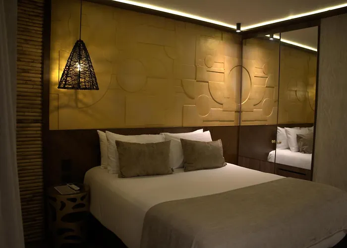 Golden Valley Hotel